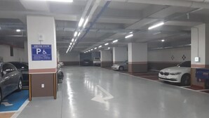 Gambar tidak terklasifikasi, 2 dari 34, tombol