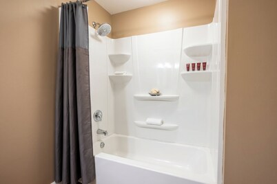 KJ's Inn and Suites By OYO Gettysburg U.S. Hwy 212