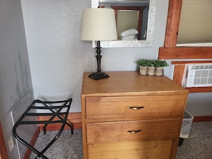 1 chambre, bureau, fer et planche à repasser, Wi-Fi gratuit
