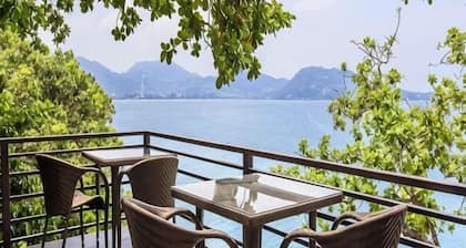 Dongjiang Lake Simple Holiday Villa