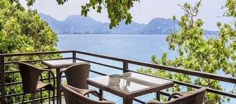 Dongjiang Lake Simple Holiday Villa