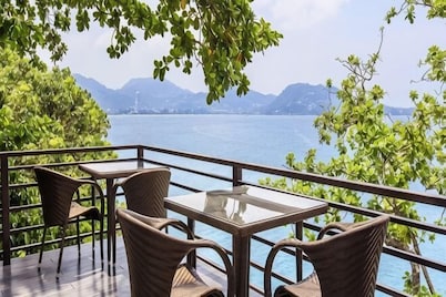 Dongjiang Lake Simple Holiday Villa
