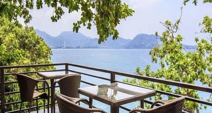 Dongjiang Lake Simple Holiday Villa