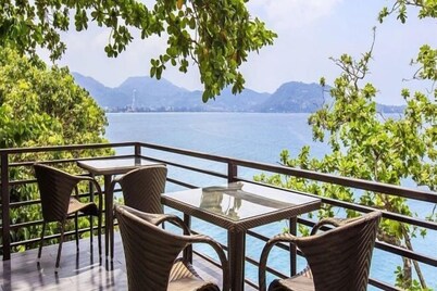Dongjiang Lake Simple Holiday Villa