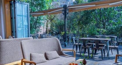 Dongjiang Lake Simple Holiday Villa