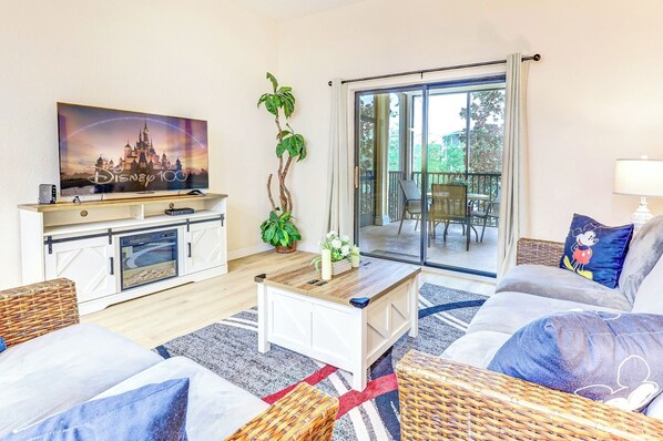 Smart TV - 2BDR Renovated DisneyThemed Gated Villa with Pool/Hot Tub/Sauna. No Carpets (Kissimmee)