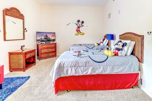 2 bedrooms, iron/ironing board, travel cot, WiFi