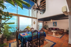 Dining - Casa Celestial - 180° oceanfront view - 2 bedroom condo with snorkelling onsite (Puerto Vallarta)