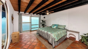 2 dormitorios, caja fuerte, tabla de planchar con plancha