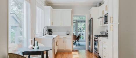 Køleskab, mikrobølgeovn, ovn, opvaskemaskine