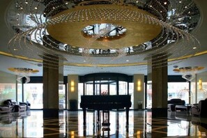 المنشأة من الداخل