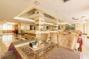 Dining - Royal Hotel (Tuquan)