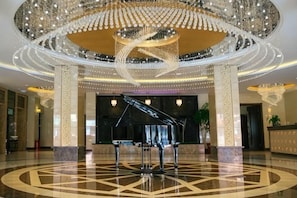 Interior - Royal Hotel (Tuquan)