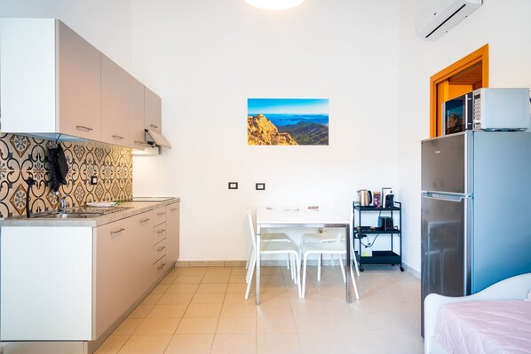 Frigorífic, microones, rentaplats i torradora 