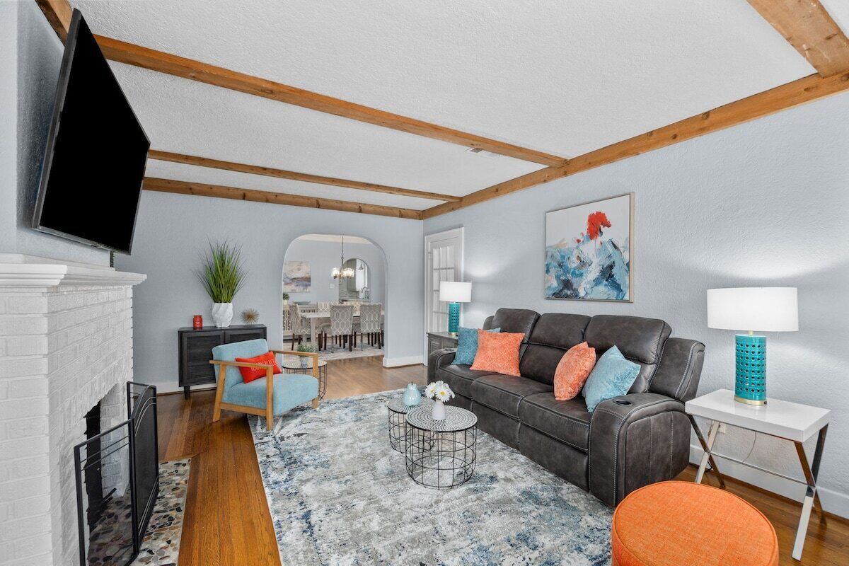 Opulent Home Lux Living 15 Minutes from Downtown