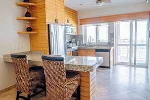 Fridge, microwave, oven, stovetop