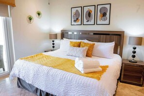 1 bedroom, desk, iron/ironing board, WiFi