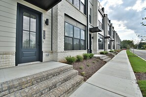 تفاصيل الفندق من الخارج