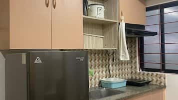 Electric kettle, toaster