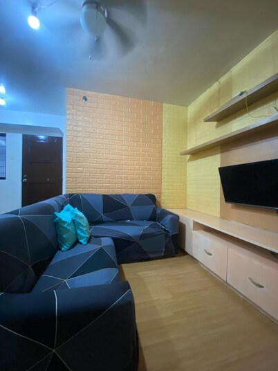 Deca Homes - Hernan Cortes