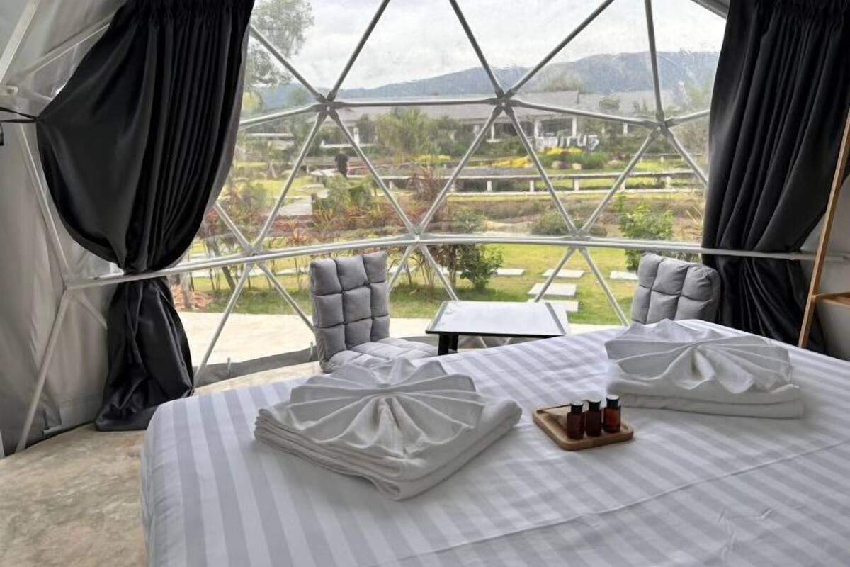 1 bedroom, desk, blackout curtains, free WiFi