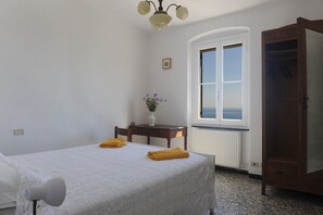 3 makuuhuonetta, silitysrauta/-lauta, Wi-Fi, vuodevaatteet