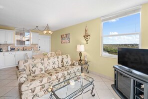 TV, offices - Marvelous Beach And Bay Views - Studio 5708 (Bonita Springs)