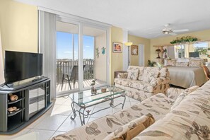 TV, offices - Marvelous Beach And Bay Views - Studio 5708 (Bonita Springs)