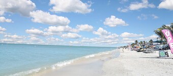 Marvelous Beach And Bay Views - Studio 5708