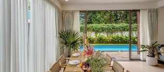Casa Maxima - 4BR w Private Pool 1km to the Beach