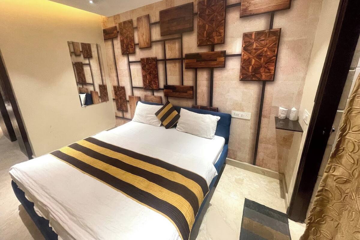 Deluxe Double Room | Free WiFi, bed sheets