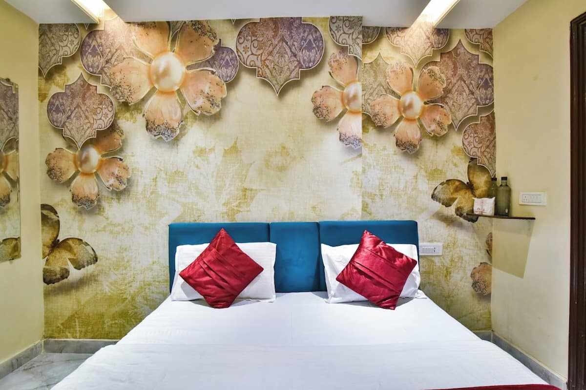 Deluxe Double Room, City View | Free WiFi, bed sheets
