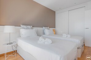 3 bedrooms, in-room safe, iron/ironing board, free WiFi
