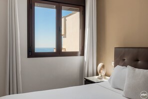 Room - Casa Skye | Sea views - pool - terrace (Casares)