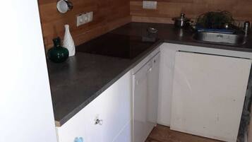 Microwave, oven, stovetop, coffee/tea maker