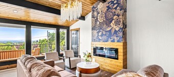 Great Falls Premier Retreat: Views Hot Tub Games