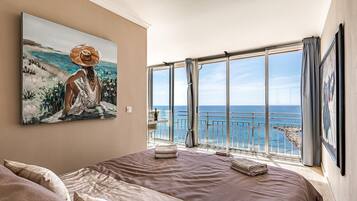 2 bedrooms, iron/ironing board, bed sheets