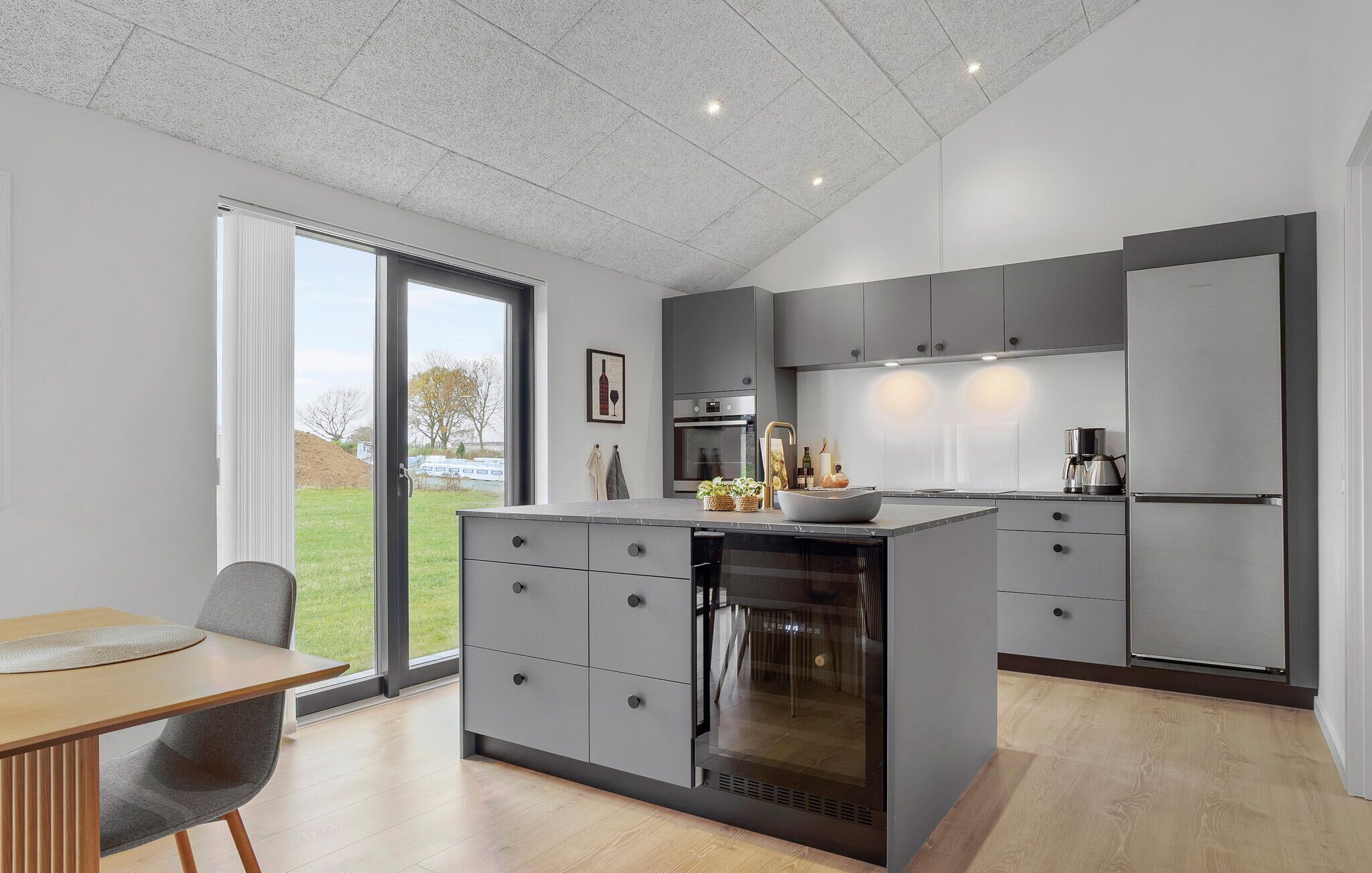 Kühlschrank, Ofen, Herdplatte, Geschirrspüler