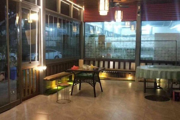 Garden - Xianyaju Hostel (Beijing)