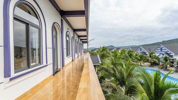 Deluxe Double Room, Lake View | Premium bedding, down comforters, pillowtop beds, minibar