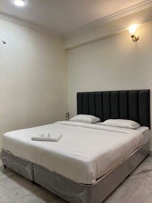 ビジネス ルーム | WiFi (無料)