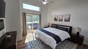 1 slaapkamer, een strijkplank/strijkijzer, wifi, beddengoed