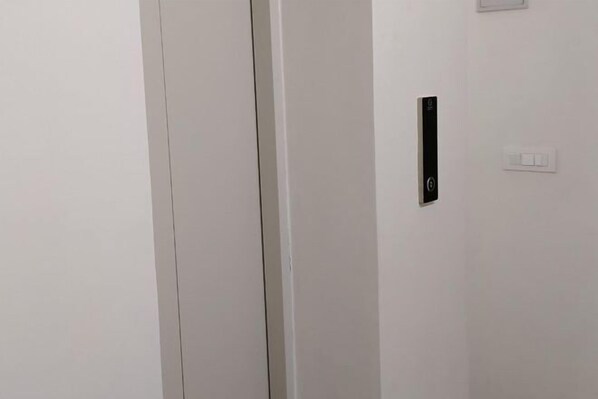 Interior - Rajlakshmi Guest House (Mathura)