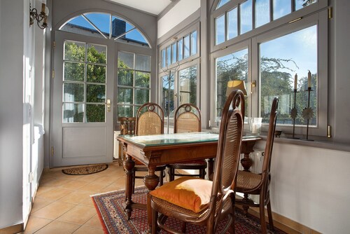 Villa 'Effi-Briest-' mit Bergblick, privater Terrasse und Wi-Fi