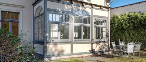 تناول الطعام بالخارج