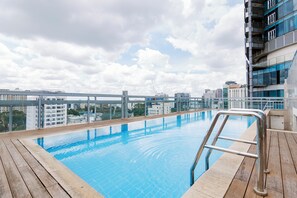 Außenpool, geöffnet von 06:00 Uhr bis 21:00 Uhr, Liegestühle