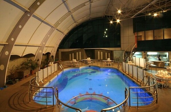 Una piscina techada
