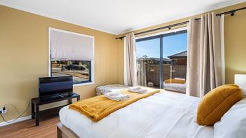 4 bedrooms, iron/ironing board, travel cot, WiFi