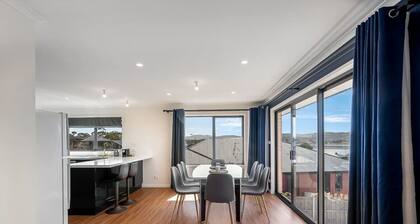 Riverview Family Retreat; Spacious 4BR Home, Views