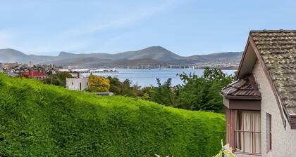 Sandy on the Hill: Bay & River Views